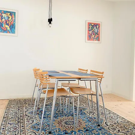 Spacious 1-bedroom In Christianshavn Apartament *